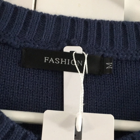 Fashion Merokeety Crewneck solid Navy blue knit pullover sweater. Medium - Picture 4 of 13